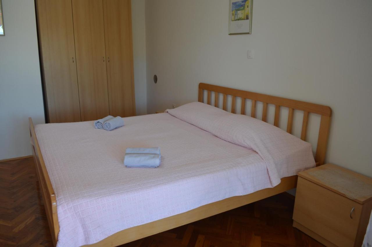 Apartments Mare Малинська Екстер'єр фото