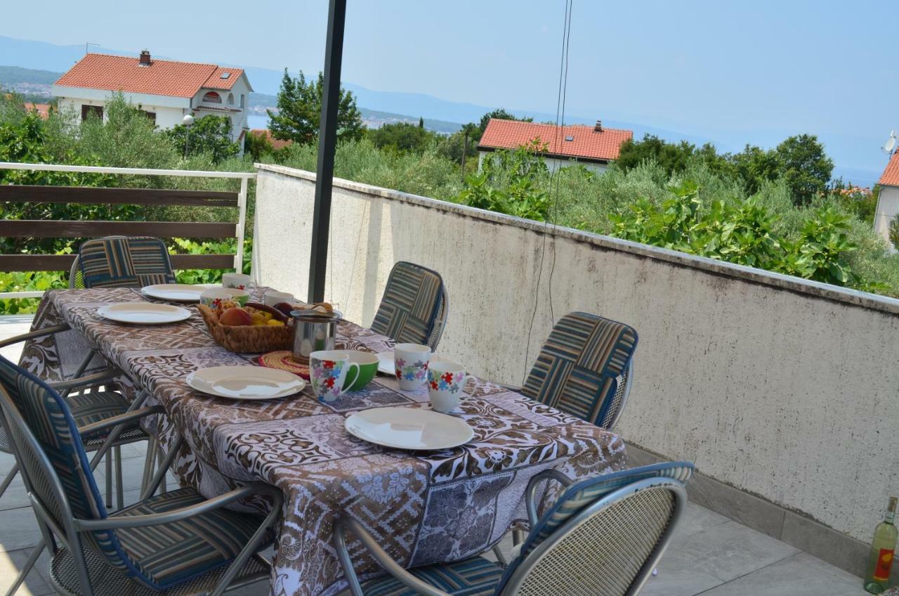 Apartments Mare Малинська Екстер'єр фото