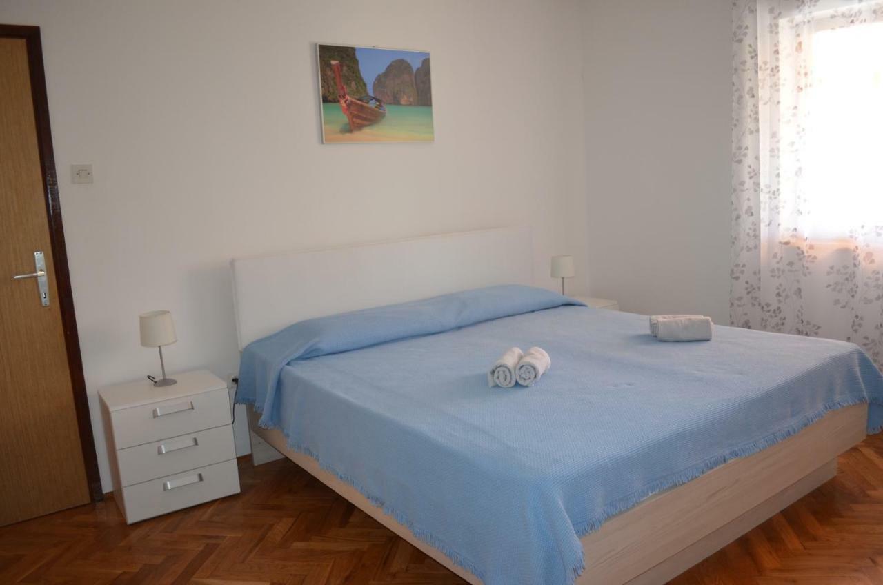 Apartments Mare Малинська Екстер'єр фото