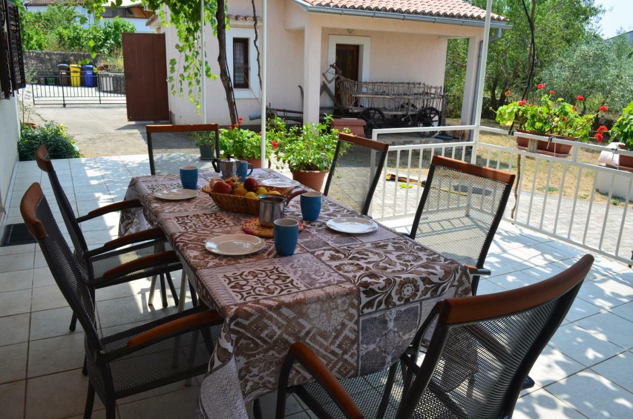 Apartments Mare Малинська Екстер'єр фото